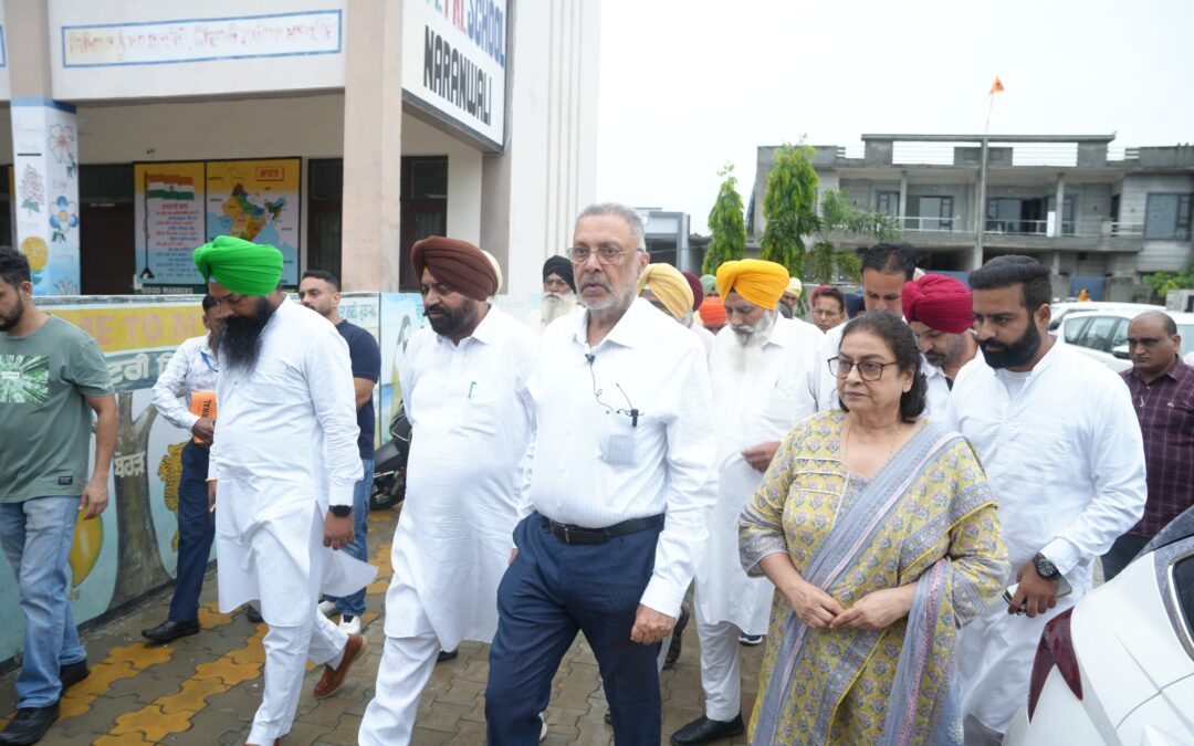 ਸਿਹਤ ਮੰਤਰੀ ਡਾ. ਬਲਬੀਰ ਸਿੰਘ ਨੇ ਗੁਰਦਾਸਪੁਰ ਦੇ ਹੜ੍ਹ ਪ੍ਰਭਾਵਿਤ ਖੇਤਰਾਂ ਦਾ ਦੌਰਾ ਕੀਤਾ, ਨਿੱਜੀ ਤੌਰ ‘ਤੇ ਵਿੱਤੀ ਸਹਾਇਤਾ ਦਾ ਕੀਤਾ ਵਾਅਦਾ