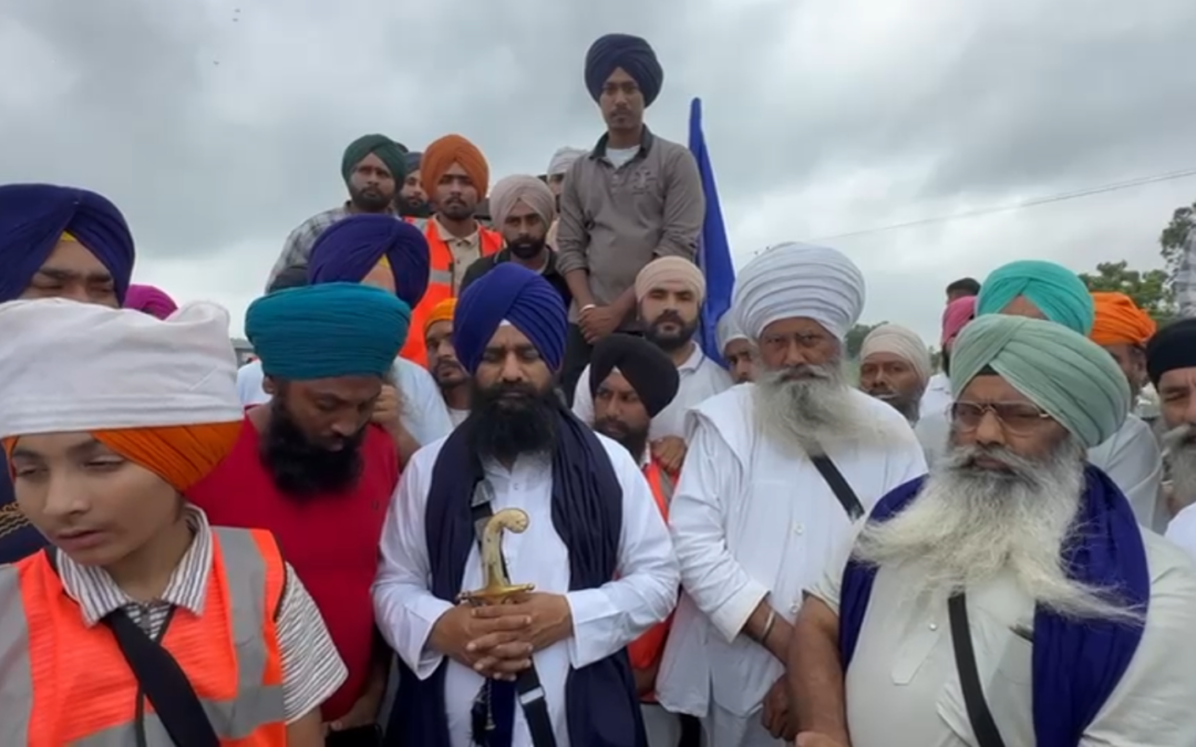 ਜਥੇਦਾਰ ਗਿਆਨੀ ਕੁਲਦੀਪ ਸਿੰਘ ਗੜਗੱਜ ਨੇ ਅੱਜ ਕਾਰ ਸੇਵਾ ਕਿਲ੍ਹਾ ਅਨੰਦਗੜ੍ਹ ਸਾਹਿਬ ਤੋਂ ਬਾਬਾ ਸਤਨਾਮ ਸਿੰਘ ਦੇ ਨਾਲ ਜਾ ਕੇ ਅੰਮ੍ਰਿਤਸਰ ਜ਼ਿਲ੍ਹੇ ਦੇ ਅਜਨਾਲਾ ਬਾਰਡਰ ਖੇਤਰ ਵਿੱਚ ਹੜ੍ਹ ਨਾਲ ਪ੍ਰਭਾਵਿਤ  ਪਿੰਡਾਂ ਦਾ ਦੌਰਾ ਕੀਤਾ