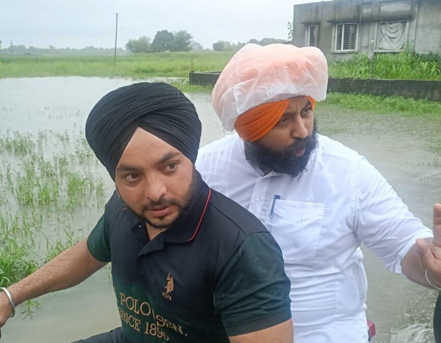 ਬੈਂਸ ਨੇ ਵਰ੍ਹਦੇ ਮੀਂਹ ਵਿੱਚ ਪ੍ਰਭਾਵਿਤ ਲੋਕਾਂ ਤੱਕ ਪਹੁੰਚ ਕੇ ਪ੍ਰਬੰਧਾਂ ਦਾ ਲਿਆ ਜ਼ਾਇਜਾ