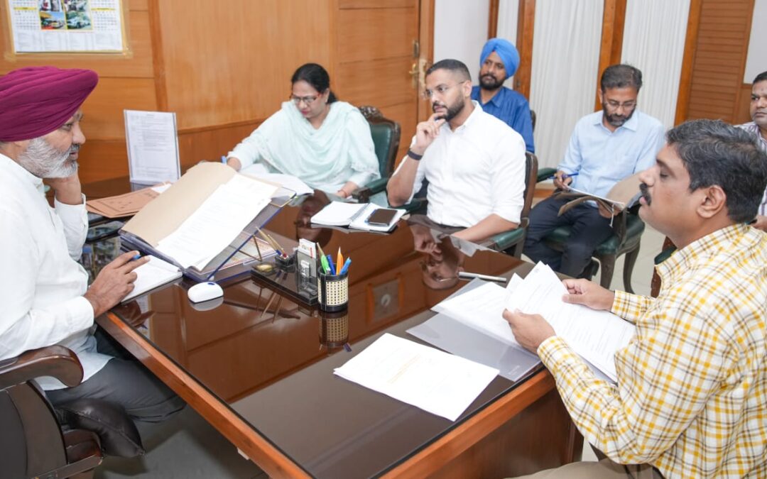 ਵਿੱਤ ਮੰਤਰੀ ਹਰਪਾਲ ਸਿੰਘ ਚੀਮਾ ਵੱਲੋਂ ਜ਼ਿਲ੍ਹਾ ਪ੍ਰੀਸ਼ਦ ਅਤੇ ਪੰਚਾਇਤ ਸੰਮਤੀ ਕਰਮਚਾਰੀਆਂ ਨੂੰ ਸਮੇਂ ਸਿਰ ਪੈਨਸ਼ਨ ਦੇਣ ਦੇ ਆਦੇਸ਼