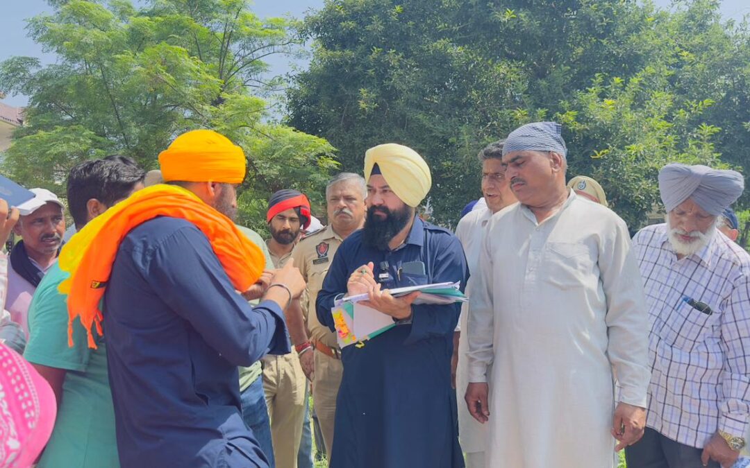 – ਪੰਜਾਬ ਰਾਜ ਅਨੁਸੂਚਿਤ ਜਾਤੀਆਂ ਕਮਿਸ਼ਨ ਦੇ ਚੇਅਰਮੈਨ ਜਸਵੀਰ ਸਿੰਘ ਗੜ੍ਹੀ ਨੇ ਪਿੰਡ ਧੁਲੇਤਾ ਦਾ ਕੀਤਾ ਦੌਰਾ; ਜ਼ਮੀਨੀ ਵਿਵਾਦ ਸੁਲਝਾਇਆ