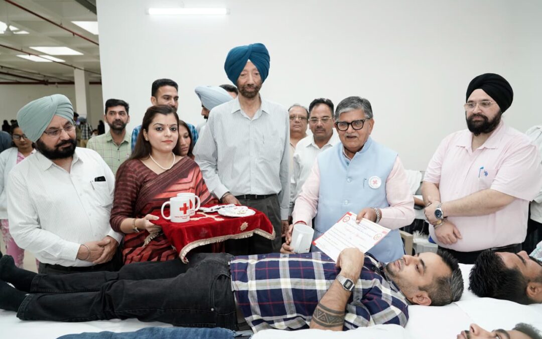 ਪੰਜਾਬ ਦੇ ਰਾਜਪਾਲ ਅਤੇ ਯੂਟੀ ਚੰਡੀਗੜ੍ਹ ਦੇ ਪ੍ਰਸ਼ਾਸਕ ਸ਼੍ਰੀ ਗੁਲਾਬ ਚੰਦ ਕਟਾਰੀਆ ਨੇ ਰਾਜ ਭਵਨ ਵਿਖੇ ਮੈਡੀਕਲ ਜਾਂਚ ਅਤੇ ਖੂਨਦਾਨ ਕੈਂਪ ਦਾ ਉਦਘਾਟਨ ਕੀਤਾ