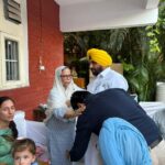 ਹਰਭਜਨ ਸਿੰਘ ਈ. ਟੀ. ਓ., ਡਾਕਟਰ ਰਵਜੋਤ ਸਿੰਘ ਅਤੇ ਮਹਿੰਦਰ ਭਗਤ ਵਲੋਂ ਵਾਈ.ਪੂਰਨ ਕੁਮਾਰ ਦੇ ਪਰਿਵਾਰ ਨਾਲ ਮੁਲਾਕਾਤ
