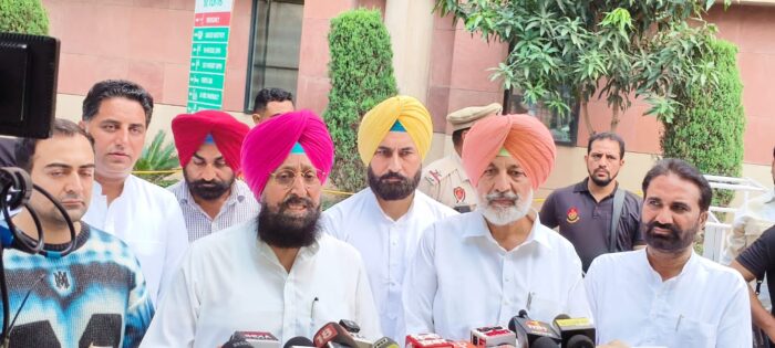 ਮੰਡੀ ਬੋਰਡ ਦੇ ਫੇਜ਼-11 (ਸੈਕਟਰ-65), ਮੋਹਾਲੀ ਫਲ ਅਤੇ ਸਬਜ਼ੀ ਮੰਡੀ ਨੂੰ ਪੁੱਡਾ ਨੂੰ ਤਬਦੀਲ ਕਰਨ ਦੇ ਫੈਸਲੇ ਵਿੱਚ ਤੁਰੰਤ ਦਖਲ ਦੇਣ ਦੀ ਬੇਨਤੀ।