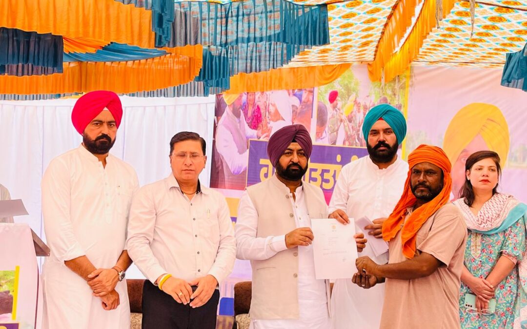 ਮੁੱਖ ਮੰਤਰੀ ਭਗਵੰਤ ਸਿੰਘ ਮਾਨ ਦਾ ਵਾਅਦਾ ਪੂਰਾ, 14 ਜ਼ਿਲ੍ਹਿਆਂ ਵਿੱਚ ਹੜ੍ਹਾਂ ਨਾਲ ਹੋਏ ਨੁਕਸਾਨ ਦਾ ਮੁਆਵਜ਼ਾ ਵੰਡਿਆ ਗਿਆ