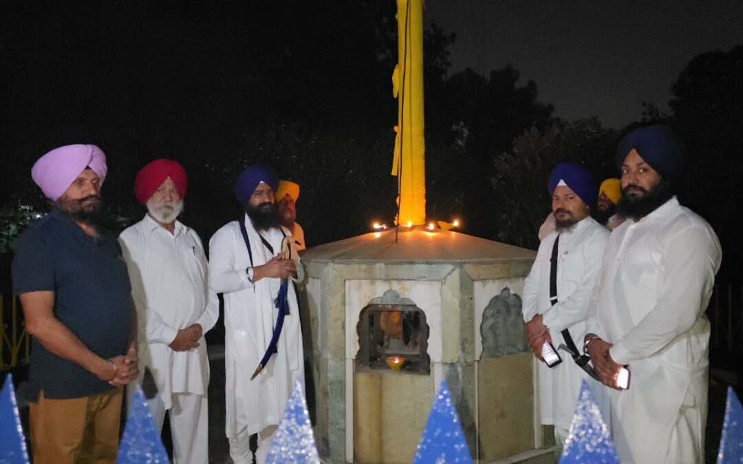 ਜਥੇਦਾਰ ਗੜਗੱਜ ਨੇ ਮਹਾਰਾਜਾ ਰਣਜੀਤ ਸਿੰਘ ਦੇ ਰਾਮਬਾਗ ਸਥਿਤ ਹਵਾ ਮਹਿਲ ਵਿਖੇ ਜਗਾਏ ਦੀਵੇ
