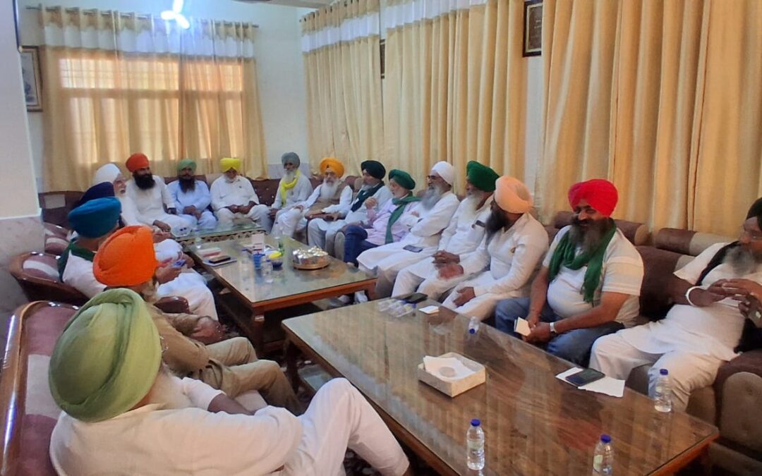 ਅੱਜ ਗੁਰਦੁਆਰਾ ਰਾਮਪੁਰ ਖੇੜਾ ਵਿਖੇ ਸੰਤ ਬਾਬਾ ਸੇਵਾ ਸਿੰਘ ਜੀ ਪ੍ਰਧਾਨਗੀ ਹੇਠ ਦੁਆਬੇ ਦੀਆਂ ਕਿਸਾਨ ਜਥੇਬੰਦੀਆਂ ਦੇ ਆਗੂਆਂ ਦੀ ਭਰਵੀਂ ਮੀਟਿੰਗ ਹੋਈ ।