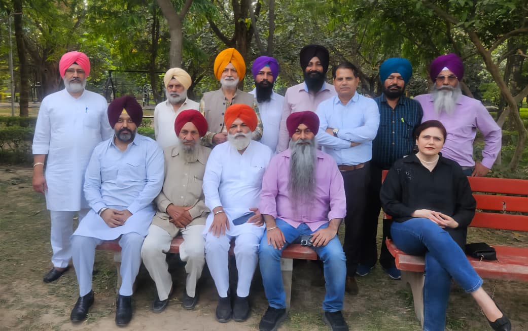 5 ਨਵੰਬਰ, 2025 ਨੂੰ ਪੰਜਾਬ ਸਕੂਲ ਸਿੱਖਿਆ ਬੋਰਡ ਐਂਪਲਾਈਜ਼ ਐਸੋਸੀਏਸ਼ਨ ਦੀ ਇੱਕ ਸਾਂਝੀ ਮੀਟਿੰਗ ਹੋਈ। ਬੋਰਡ ਦੇ ਮੌਜੂਦਾ ਅਤੇ ਸੇਵਾਮੁਕਤ ਕਰਮਚਾਰੀਆਂ ਨਾਲ ਸਬੰਧਤ