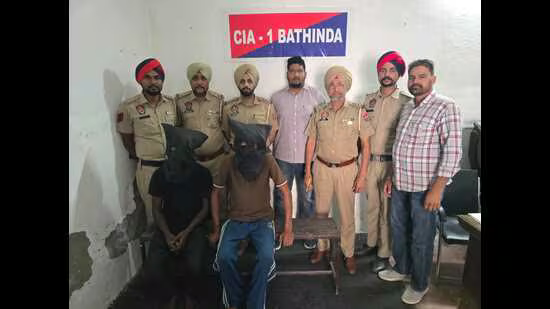 ਬਠਿੰਡਾ ‘ਚ ਸਕੂਲ ਦੀਆਂ ਕੰਧਾਂ’ ਤੇ ਖਾਲਿਸਤਾਨ ਪੱਖੀ ਨਾਅਰਿਆਂ ਨਾਲ ਲਡ਼ਨ ਲਈ ਐੱਸਐੱਫਜੇ ਦੇ ਤਿੰਨ ਕਾਰਕੁਨ ਗ੍ਰਿਫਤਾਰ