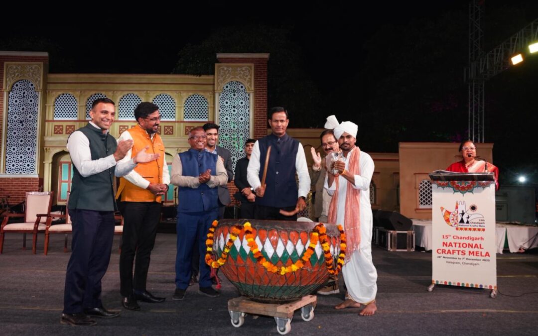 ਮੁੱਖ ਸਕੱਤਰ ਨੇ 15ਵੇਂ ਚੰਡੀਗੜ੍ਹ  ਨੈਸ਼ਨਲ ਕ੍ਰਾਫਟਸ ਮੇਲੇ ਦਾ ਉਦਘਾਟਨ ਰਵਾਇਤੀ ਨਗਾਰਾ ਵਜਾ ਕੇ ਕੀਤਾ
