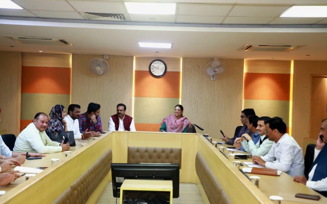 ਮੇਅਰ ਹਰਪ੍ਰੀਤ ਕੌਰ ਬਬਲਾ ਨੇ ਵਾਰਡ ਦੇ ਵਿਕਾਸ ਕਾਰਜਾਂ ਦਾ ਜਾਇਜ਼ਾ ਲਿਆ; ਸਮੇਂ ਸਿਰ ਅਤੇ ਪਾਰਦਰਸ਼ੀ ਢੰਗ ਨਾਲ ਕੰਮ ਕਰਨ ‘ਤੇ ਜ਼ੋਰ ਦਿੱਤਾ