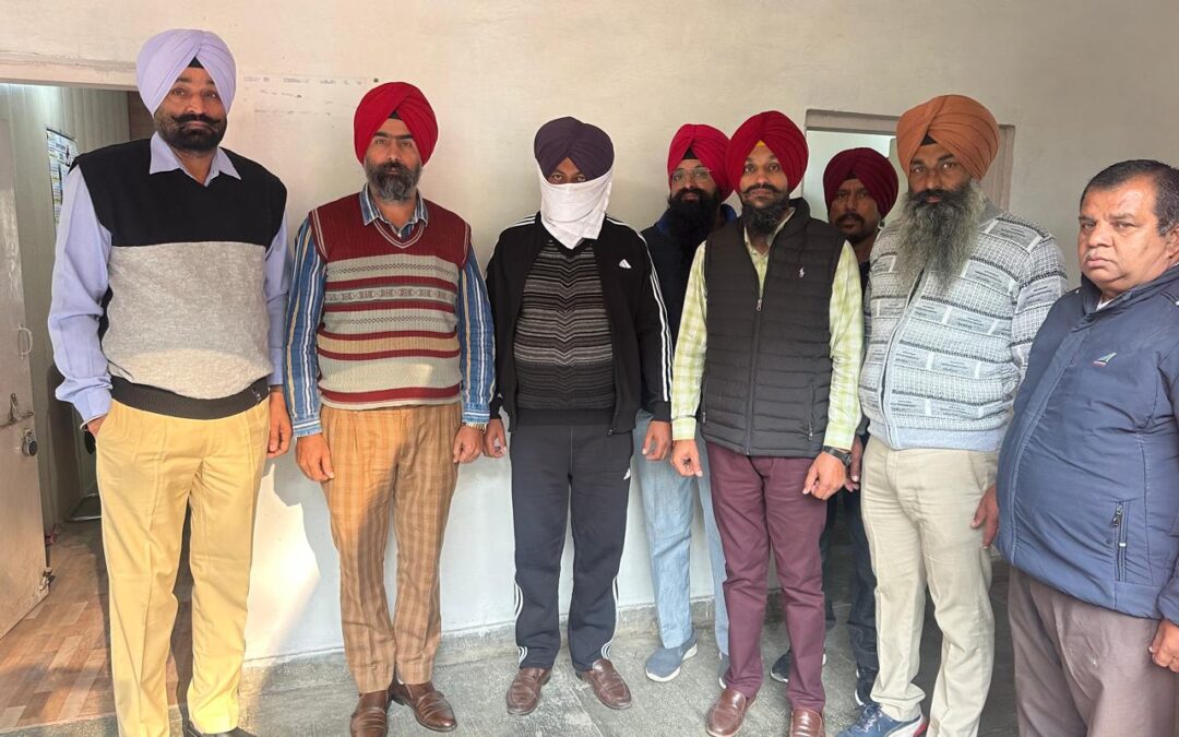 ਵਿਜੀਲੈਂਸ ਬਿਊਰੋ ਵੱਲੋਂ ਰਿਸ਼ਵਤ ਦੀ ਦੂਜੀ ਕਿਸ਼ਤ ਵਜੋਂ 25000 ਰੁਪਏ ਲੈਂਦਾ ਪਟਵਾਰੀੇ ਕਾਬੂ