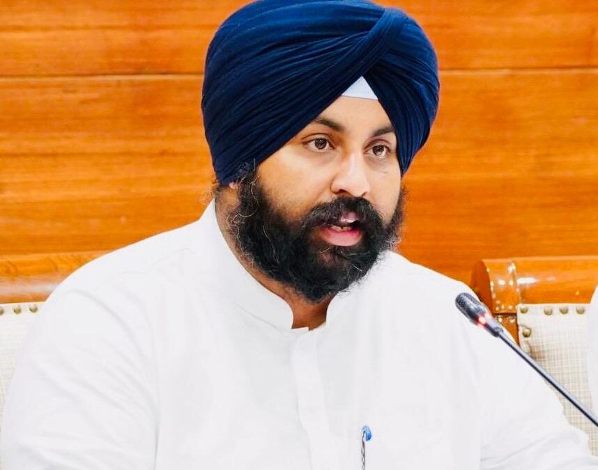 ਹਰਜੋਤ ਸਿੰਘ ਬੈਂਸ ਵੱਲੋਂ ਪੰਜਾਬ ਯੂਨੀਵਰਸਿਟੀ ਸੈਨੇਟ ਨੂੰ ਭੰਗ ਕਰਨ ਸਬੰਧੀ ਕੇਂਦਰ ਦੇ ਕਦਮ ਦੀ ਸਖ਼ਤ ਆਲੋਚਨਾ; ਪੰਜਾਬ ਦੀ ਗੌਰਵਮਈ ਵਿਰਾਸਤ ‘ਤੇ ਹਮਲੇ ਖ਼ਿਲਾਫ਼ ਡਟਣ ਦਾ ਅਹਿਦ