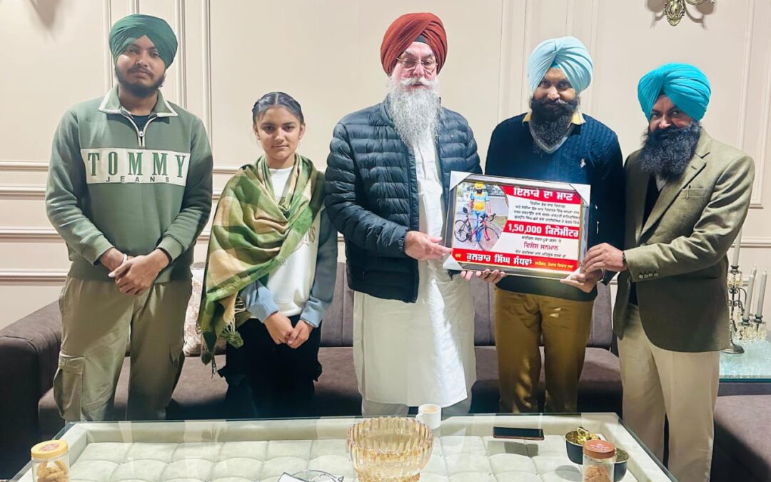 ਸਾਈਕਲਿੰਗ ਜ਼ਰੀਏ 1,50000 ਕਿਲੋਮੀਟਰ ਸਫ਼ਰ ਪੂਰਾ ਕਰਨ ਤੇ ਸਪੀਕਰ ਵੱਲੋਂ ਗੁਰਪ੍ਰੀਤ ਸਿੰਘ ਕਮੋਂ ਨੂੰ ਵਧਾਈ