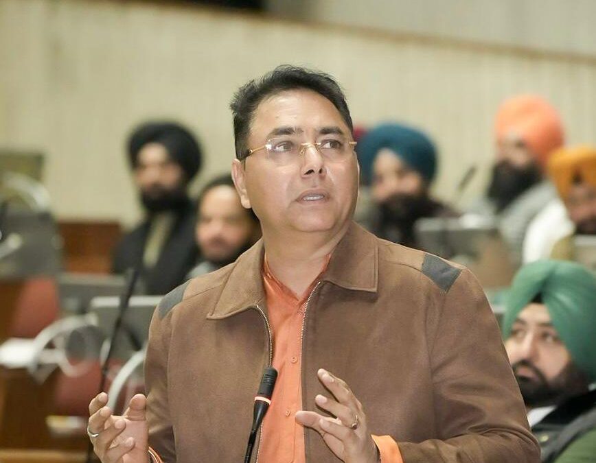 ਵੀਬੀ-ਜੀ ਰਾਮ ਜੀ” ਗਰੀਬਾਂ ਨਾਲ ਇੱਕ ਘਿਨਾਉਣਾ ਧੋਖਾ, ਅਮਨ ਅਰੋੜਾ ਨੇ ਗਾਰੰਟੀਸ਼ੁਦਾ ਰੁਜ਼ਗਾਰ ਤੋਂ ਦਿਲ ਤੋੜਨ ਲਈ ਕੇਂਦਰ ਦੀ ਨਿੰਦਾ ਕੀਤੀ