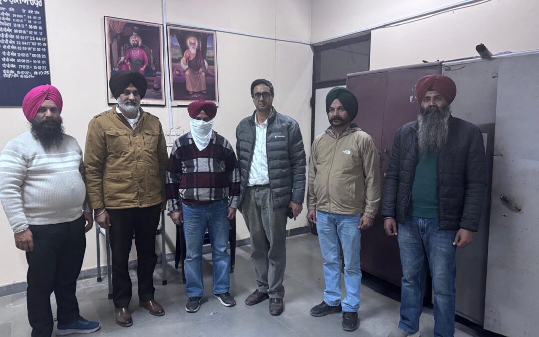 8000 ਰੁਪਏ ਰਿਸ਼ਵਤ ਲੈਂਦਾ ਪਟਵਾਰੀ ਵਿਜੀਲੈਂਸ ਬਿਊਰੋ ਵੱਲੋਂ ਰੰਗੇ ਹੱਥੀਂ ਕਾਬੂ