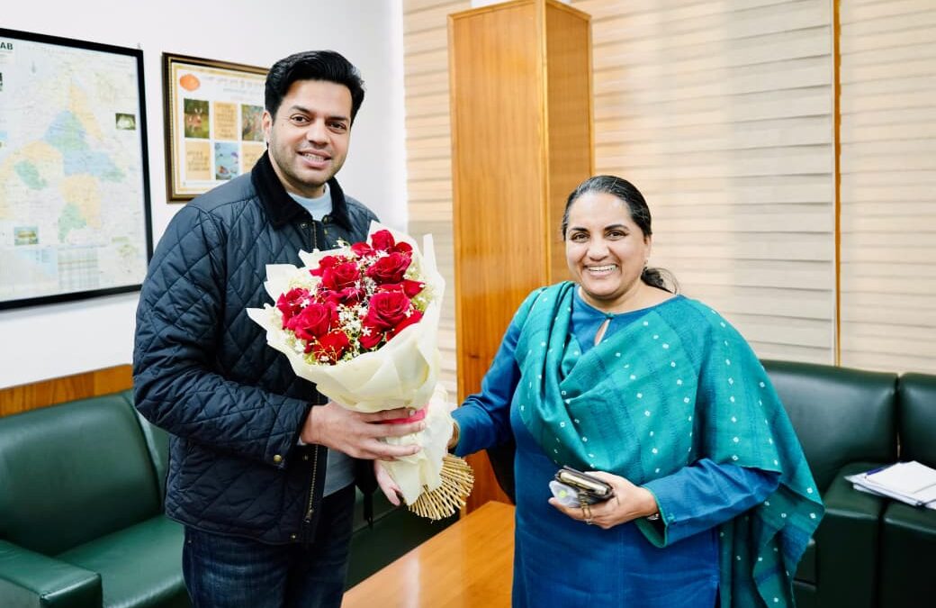 ਗੁਲਜ਼ਾਰਇੰਦਰ ਸਿੰਘ ਚਾਹਲ ਨੇ ਆਰਥਿਕ ਨੀਤੀ ਅਤੇ ਯੋਜਨਾ ਬੋਰਡ ਦੇ ਵਾਈਸ ਚੇਅਰਮੈਨ ਵਜੋਂ ਅਹੁਦਾ ਸੰਭਾਲਿਆ