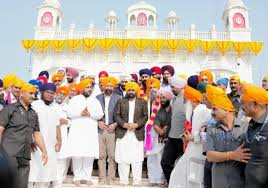 ਪੰਜਾਬ ਦੇ ਮੁੱਖ ਮੰਤਰੀ ਭਗਵੰਤ ਸਿੰਘ ਮਾਨ ਨੇ ਨਾਂਦੇੜ ਸਾਹਿਬ ਵਿਖੇ ਸ਼ਰਧਾ ਨਾਲ ਮੱਥਾ ਟੇਕਿਆ; ਕਿਹਾ ਕਿ ਉਨ੍ਹਾਂ ਦੀ ਸਰਕਾਰ ਮਹਾਰਾਸ਼ਟਰ ਸਰਕਾਰ ਕੋਲ ਨਾਂਦੇੜ ਸਾਹਿਬ ਨੂੰ ਪਵਿੱਤਰ ਸ਼ਹਿਰ ਦਾ ਦਰਜਾ ਦੇਣ ਦੀ ਮੰਗ ਉਠਾਏਗੀ