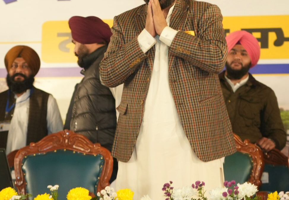 ਸ਼੍ਰੋਮਣੀ ਕਮੇਟੀ ਦੇ ਪ੍ਰਧਾਨ ਗੁਰੂ ਗੋਬਿੰਦ ਸਿੰਘ ਜੀ ਦੇ ਸਿਪਾਹੀ ਹੁੰਦੇ ਤਾਂ ਮੈਨੂੰ ਬੇਹੱਦ ਖੁਸ਼ੀ ਹੁੰਦੀ, ਪਰ ਉਹ ਸੁਖਬੀਰ ਬਾਦਲ ਦੇ ਸਿਪਾਹੀ ਹਨ ਅਤੇ ਉਹ ਖੁਦ ਕਹਿੰਦੇ ਹਨ ਕਿ ਮੈਂ ਬਾਦਲ ਦਾ ਸਿਪਾਹੀ ਹਾਂ-ਮੁੱਖ ਮੰਤਰੀ ਭਗਵੰਤ ਸਿੰਘ ਮਾਨ