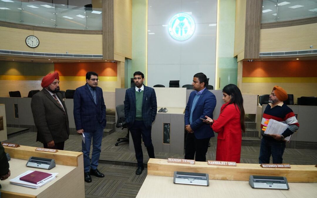 ਡਿਪਟੀ ਕਮਿਸ਼ਨਰ, ਯੂ.ਟੀ. ਚੰਡੀਗੜ੍ਹ ਨੇ ਅੱਜ ਨਗਰ ਨਿਗਮ, ਚੰਡੀਗੜ੍ਹ ਦਾ ਦੌਰਾ ਕੀਤਾ, ਤਾਂ ਜੋ ਚੋਣ ਨਾਲ ਸਬੰਧਤ ਪੂਰੇ ਪ੍ਰਬੰਧਾਂ ਅਤੇ ਪ੍ਰਕਿਰਿਆਤਮਕ ਤਿਆਰੀ ਦਾ ਜਾਇਜ਼ਾ ਲਿਆ ਜਾ ਸਕੇ।