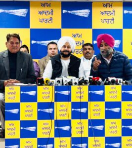 ਚੰਡੀਗੜ੍ਹ ਦੇ ਲੋਕ ਇਸ ਸਿਆਸੀ ਧੋਖੇ ਦਾ ਜ਼ਰੂਰ ਕਰਾਰਾ ਜਵਾਬ ਦੇਣਗੇ ਅਤੇ ਇਸ ਵਾਰ ਆਮ ਆਦਮੀ ਪਾਰਟੀ ਨੂੰ ਪੂਰਨ ਬਹੁਮਤ ਨਾਲ ਚੁਣਨਗੇ,” — ਜਰਨੈਲ ਸਿੰਘ, ਇੰਚਾਰਜ, ਆਪ ਚੰਡੀਗੜ੍ਹ