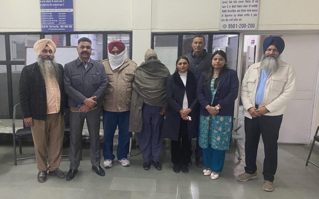 ਵਿਜੀਲੈਂਸ ਬਿਊਰੋ ਨੇ ਜੰਗਲਾਤ ਗਾਰਡ ਅਤੇ ਦਿਹਾੜੀਦਾਰ ਵਰਕਰ ਨੂੰ 20000/- ਰੁਪਏ ਦੀ ਰਿਸ਼ਵਤ ਲੈਂਦੇ ਰੰਗੇ ਹੱਥੀਂ ਕਾਬੂ ਕੀਤਾ