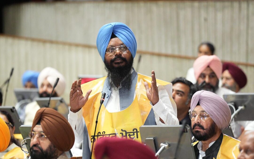 ਪੰਜਾਬ ਵਿਧਾਨ ਸਭਾ ਵੱਲੋਂ ਕੈਬਨਿਟ ਮੰਤਰੀ ਹਰਭਜਨ ਸਿੰਘ ਈਟੀਓ ਵਿਰੁੱਧ ਅਪਮਾਨਜਨਕ ਟਿੱਪਣੀਆਂ ਲਈ ਸਰਬਸੰਮਤੀ ਨਾਲ ਨਿੰਦਾ ਮਤਾ ਪਾਸ