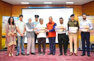 ਰਾਜਪਾਲ ਨੇ ਹਰਪ੍ਰੀਤ ਸੰਧੂ ਦੁਆਰਾ ਲਿਖੀ ਗਈ ਕੌਫੀ ਟੇਬਲ ਬੁੱਕ “ਸੁਖਨਾ ਝੀਲ ਐਟ ਡਾਨ” ਜਾਰੀ ਕੀਤੀ