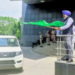 ਵਿੱਤ ਮੰਤਰੀ ਹਰਪਾਲ ਸਿੰਘ ਚੀਮਾ ਨੇ ਰਿਕਾਰਡ ਮਾਲੀਆ ਵਾਧੇ ਦਰਮਿਆਨ ਆਬਕਾਰੀ ਅਤੇ ਕਰ ਵਿਭਾਗ ਦੀ ਇਨਫੋਰਸਮੈਂਟ ਨੂੰ ਹੁਲਾਰਾ ਦੇਣ ਲਈ 25 ਨਵੇਂ ਵਾਹਨਾਂ ਨੂੰ ਹਰੀ ਝੰਡੀ ਦੇ ਕੇ ਕੀਤਾ ਰਵਾਨਾ