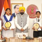 ਪੰਜਾਬ ਦੀਆਂ ਧੀਆਂ ਨੇ ‘ਸਿੱਖਿਆ ਕ੍ਰਾਂਤੀ’ ਵਿੱਚ ਮੋਹਰੀ ਭੂਮਿਕਾ ਨਿਭਾਈ, ਪੰਜਾਬ ਸਕੂਲ ਸਿੱਖਿਆ ਬੋਰਡ ਦੇ ਅੱਠਵੀਂ ਜਮਾਤ ਦੇ ਨਤੀਜਿਆਂ ਵਿੱਚ ਪਹਿਲੇ 20 ਵਿੱਚੋਂ 19 ਸਥਾਨ ਪ੍ਰਾਪਤ ਕੀਤੇ: ਮੁੱਖ ਮੰਤਰੀ ਭਗਵੰਤ ਸਿੰਘ ਮਾਨ