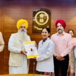 ਗੁਰਮੀਤ ਖੁੱਡੀਆਂ ਨੇ ਵੈਟਰਨਰੀ ਅਫ਼ਸਰਾਂ, ਇੰਸਪੈਕਟਰਾਂ ਅਤੇ ਡੇਅਰੀ ਵਿਕਾਸ ਇੰਸਪੈਕਟਰਾਂ ਨੂੰ ਨਿਯੁਕਤੀ ਪੱਤਰ ਸੌਂਪੇ