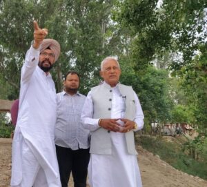 ਬਰਿੰਦਰ ਕੁਮਾਰ ਗੋਇਲ ਵੱਲੋਂ ਬੀ.ਓ.ਪੀ. ਸ਼ਾਹਪੁਰ ਵਿਖੇ ਰਾਵੀ ਦਰਿਆ ਦੇ ਧੁੱਸੀ ਬੰਨ੍ਹ ‘ਤੇ ਚਲ ਰਹੇ ਹੜ੍ਹ ਸੁਰੱਖਿਆ ਪ੍ਰਬੰਧਾਂ ਦਾ ਜਾਇਜ਼ਾ