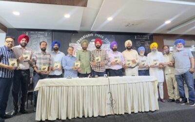 ਗੀਤਕਾਰ ਅਤੇ ਗਾਇਕ ਰਾਜ ਕਾਕੜਾ ਦੀ ਪਲੇਠੀ ਕਿਤਾਬ ਦਾ ਹੋਇਆ ਲੋਕ-ਅਰਪਣ