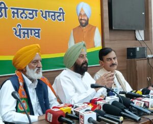 ਪੰਜਾਬ ‘ਤੇ ਵੱਧਦਾ ਕਰਜ਼ਾ ਚਿੰਤਾਜਨਕ, ਬੇਲਗਾਮ ਉਧਾਰੀ ਸੂਬੇ ਦੇ ਭਵਿੱਖ ਲਈ ਖਤਰਾ: ਕੇਵਲ ਸਿੰਘ ਢਿੱਲੋਂ