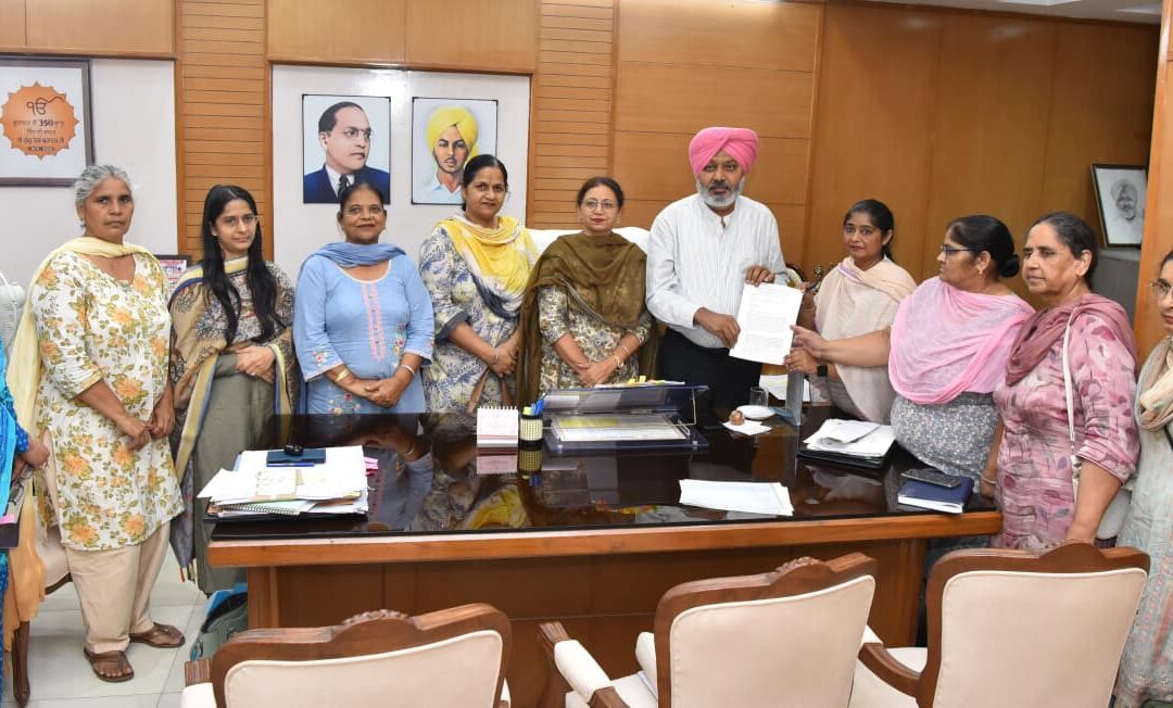 ਵਿੱਤ ਮੰਤਰੀ ਹਰਪਾਲ ਸਿੰਘ ਚੀਮਾ ਵੱਲੋਂ ਸਮਾਜਿਕ ਸੁਰੱਖਿਆ ਵਿਭਾਗ ਨੂੰ ਆਂਗਣਵਾੜੀ ਵਰਕਰਾਂ ਲਈ ਘੱਟੋ-ਘੱਟ 60 ਲੱਖ ਰੁਪਏ ਦਾ ਜੀਵਨ ਬੀਮਾ ਯਕੀਨੀ ਬਣਾਉਣ ਦੇ ਨਿਰਦੇਸ਼