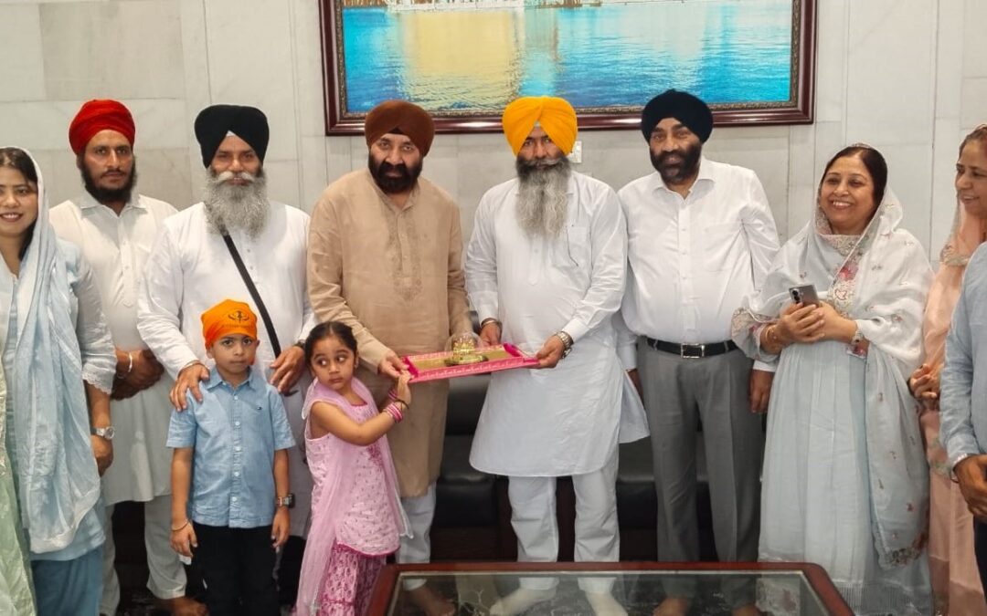 ਗੁਰਦੁਆਰਾ ਧੋਬੜੀ ਸਾਹਿਬ ਅਸਾਮ ਦੇ ਪ੍ਰਬੰਧਕ ਸ. ਭੁਪਿੰਦਰ ਪਾਲ ਸਿੰਘ ਸੱਚਖੰਡ ਸ੍ਰੀ ਹਰਿਮੰਦਰ ਸਾਹਿਬ ਵਿਖੇ ਹੋਏ ਨਤਮਸਤਕ