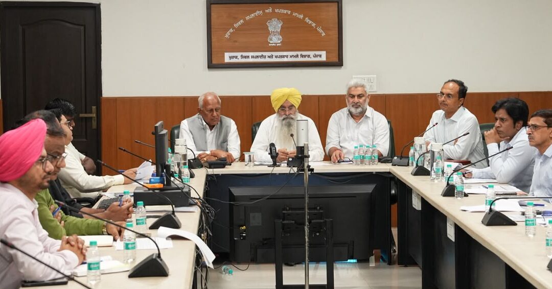 ਪੰਜਾਬ ਵੱਲੋਂ ਆਗਾਮੀ ਖ਼ਰੀਦ ਲਈ ਭੰਡਾਰਨ ਹਿੱਤ ਜਗ੍ਹਾ ਵਾਸਤੇ ਮਹੀਨਾਵਾਰ 12 ਲੱਖ ਮੀਟ੍ਰਿਕ ਟਨ ਅਨਾਜ ਦੀ ਚੁਕਾਈ ‘ਤੇ ਜ਼ੋਰ