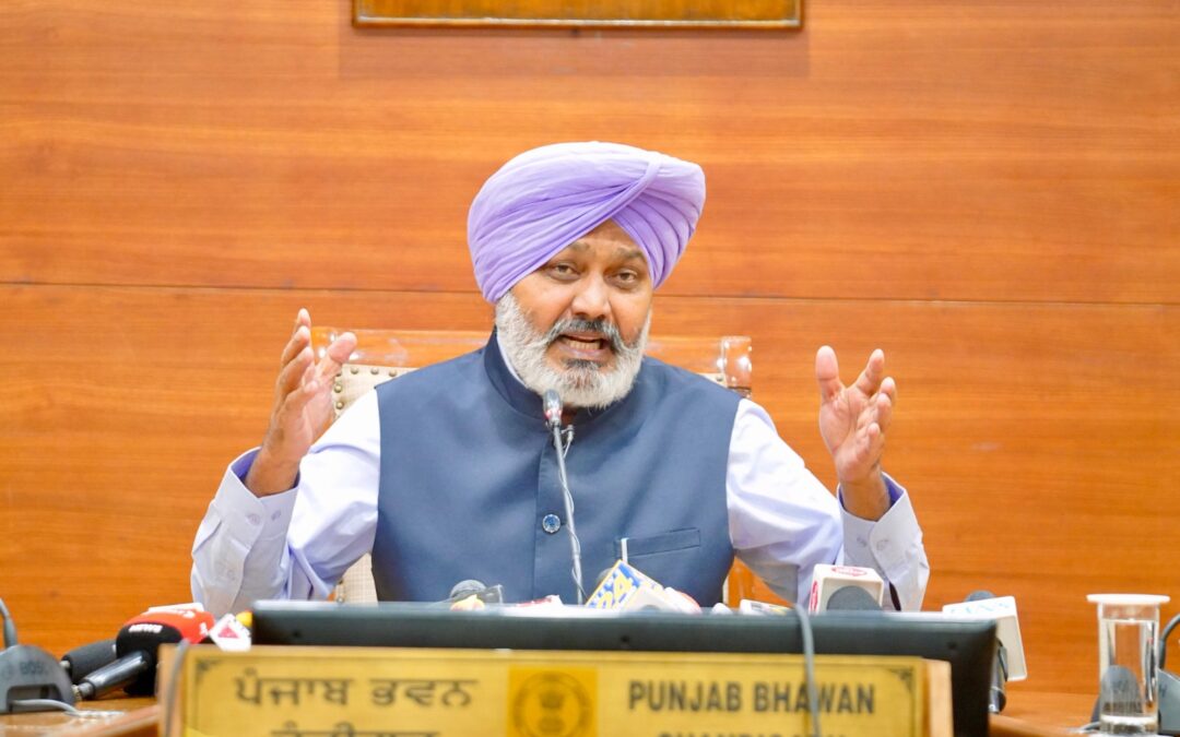 ‘ਬੇਅਦਬੀ ਪਾਰਟੀ’ ਮੁਕੰਮਲ ਤੌਰ ‘ਤੇ ‘ਈਡੀ ਪਾਰਟੀ’ ਅਤੇ ਈਡੀ ਦਾ ਬੁਲਾਰਾ ਬਣ ਚੁੱਕੀ ਹੈ: ਹਰਪਾਲ ਸਿੰਘ ਚੀਮਾ