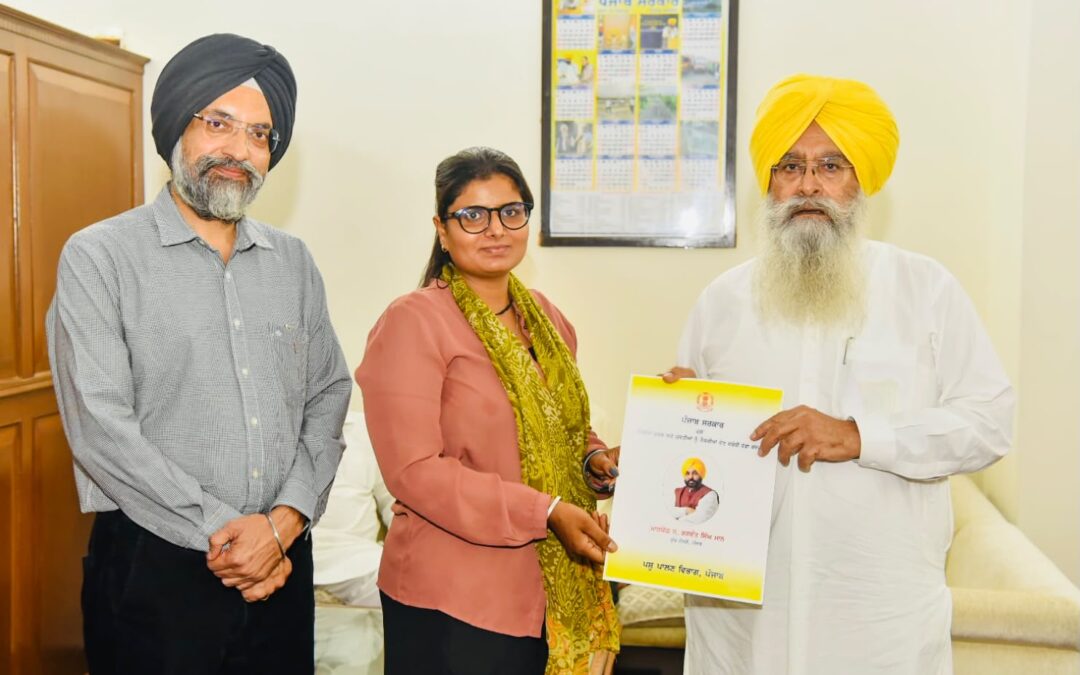 ਗੁਰਮੀਤ ਸਿੰਘ ਖੁੱਡੀਆਂ ਨੇ ਪਸ਼ੂ ਪਾਲਣ ਵਿਭਾਗ ਵਿੱਚ ਚਾਰ ਨਵ-ਨਿਯੁਕਤ ਉਮੀਦਵਾਰਾਂ ਨੂੰ ਸੌਂਪੇ ਨਿਯੁਕਤੀ ਪੱਤਰ