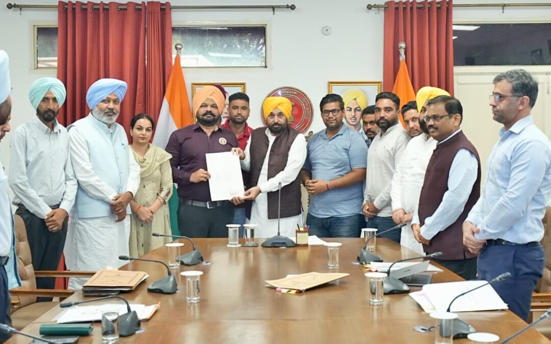 ਮੁੱਖ ਮੰਤਰੀ ਭਗਵੰਤ ਸਿੰਘ ਮਾਨ ਵੱਲੋਂ ਆਦਰਸ਼ ਸਕੂਲਾਂ ਦੇ ਅਧਿਆਪਕਾਂ ਦੀ ਤਨਖਾਹ ਵਿੱਚ 120 ਫੀਸਦੀ ਤੋਂ ਵੱਧ ਦਾ ਵਾਧਾ ਕਰਨ ਦੀ ਮਨਜ਼ੂਰੀ