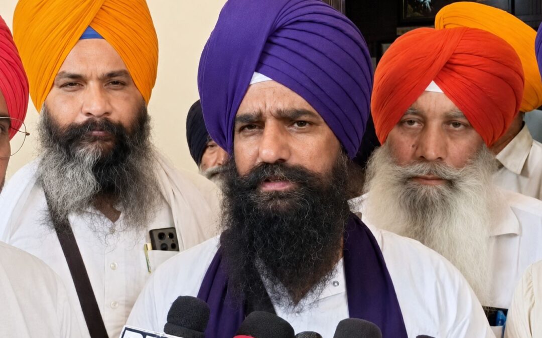 ਜਥੇਦਾਰ ਗਿਆਨੀ ਕੁਲਦੀਪ ਸਿੰਘ ਗੜਗੱਜ ਨੇ ਰਾਮ ਰਹੀਮ ਨੂੰ ਵਾਰ-ਵਾਰ ਪੈਰੋਲ ਦੇਣ ’ਤੇ ਚੁੱਕੇ ਸਵਾਲ, ਕਿਹਾ—ਸਿੱਖਾਂ ਨਾਲ ਦੋਹਰਾ ਮਾਪਦੰਡ