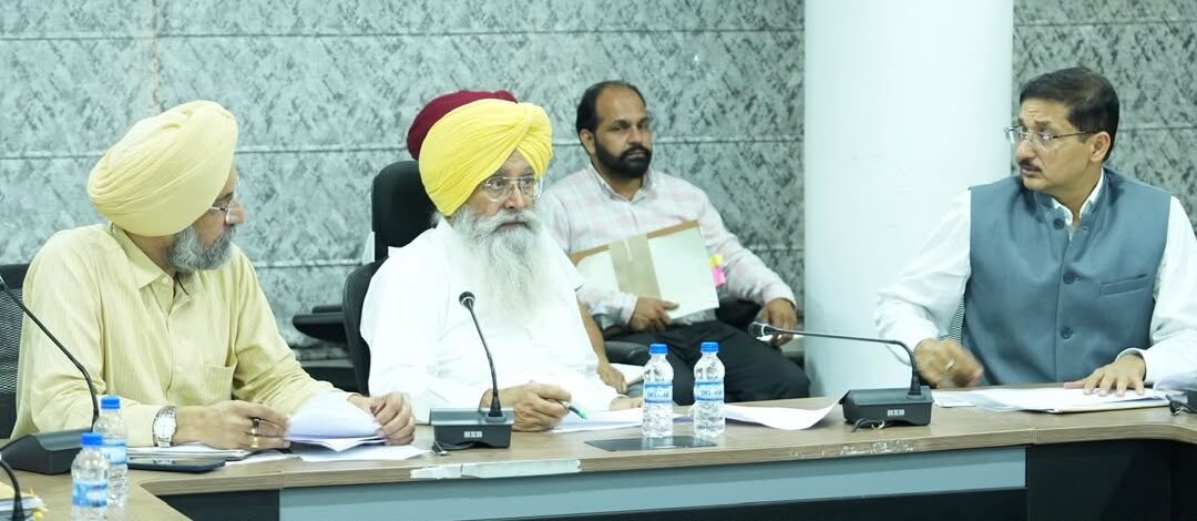 ਗੁਰਮੀਤ ਸਿੰਘ ਖੁੱਡੀਆਂ ਵੱਲੋਂ ਵੱਖ-ਵੱਖ ਯੂਨੀਅਨਾਂ ਅਤੇ ਵੈਟਰਨਰੀ ਇੰਸਪੈਕਟਰਾਂ ਨਾਲ ਗੱਲਬਾਤ; ਵਿਭਾਗ ਨੂੰ ਜਾਇਜ਼ ਮੰਗਾਂ ਦੇ ਹੱਲ ਦੇ ਨਿਰਦੇਸ਼