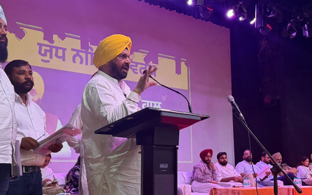 ਲੋਕ ਨਿਰਮਾਣ ਮੰਤਰੀ ਹਰਭਜਨ ਸਿੰਘ ਈਟੀਓ ਵੱਲੋਂ ਨਸ਼ਿਆਂ ਵਿਰੁੱਧ ਮੁਹਿੰਮ ਨੂੰ ਹੋਰ ਪ੍ਰਭਾਵਸ਼ਾਲੀ ਬਣਾਉਣ ਲਈ ਅਧਿਕਾਰੀਆਂ ਤੇ ਵਲੰਟੀਅਰਾਂ ਨਾਲ ਸਮੀਖਿਆ ਮੀਟਿੰਗ
